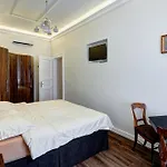 The Old Town Luxury Hideaway Apartment